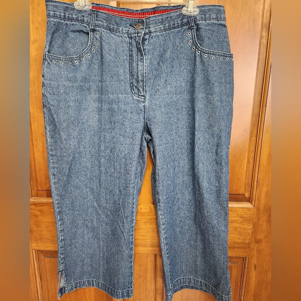 Christopher and Banks Capri Jeans with studded front pockets.  Size 14.